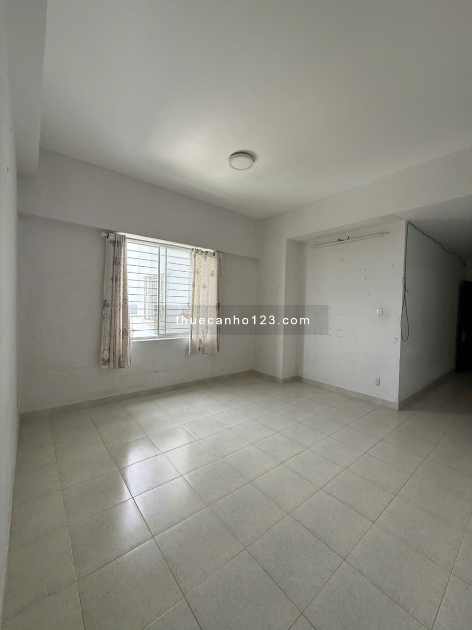 Cho thuê 3pn2wc 87m2 Phú Mỹ Thuận, giá thuê 5.5 triệu. LH: 090 6600 593 (THu)