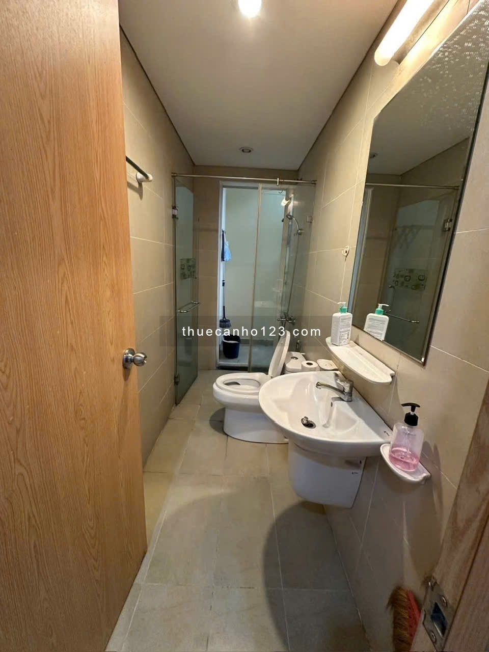 Cho thuê căn 2p C/c Topaz Garden,Tân phú chỉ 9,5tr, có nội thất