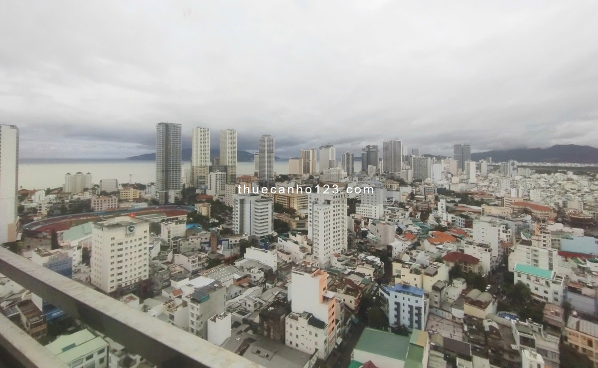 Phòng khách sạn Nha Trang view đẹp tầng cao cho thuê tháng gần chợ Đầm