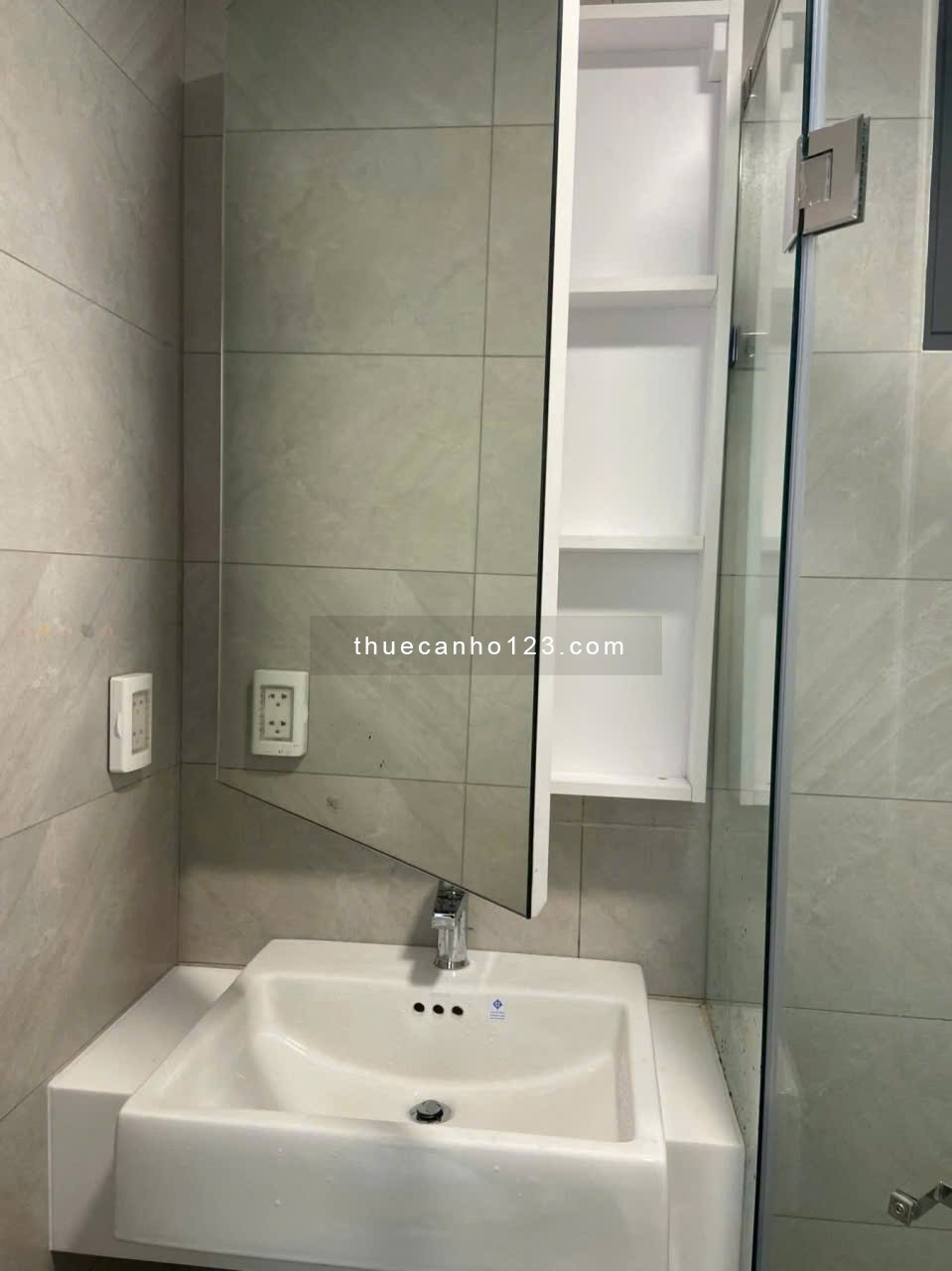 Chung cư Bảy Hiền Tower, Lạc Long Quân, TB: 12tr/th, 3p ngủ, nhà mới, 94m2