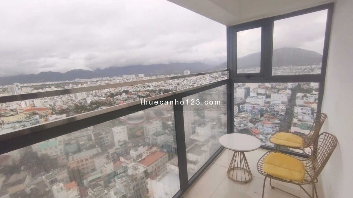 Phòng khách sạn Nha Trang view đẹp tầng cao cho thuê tháng gần chợ Đầm