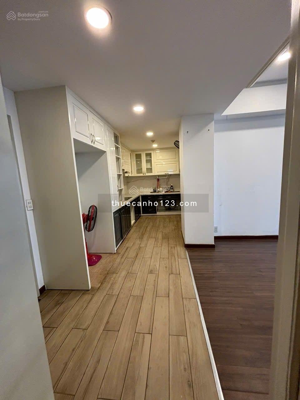 Cần cho thuê CC PARCSpring 3PN, 2WC, NTCB, giá thuê chỉ từ 13tr/th