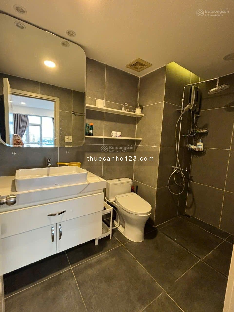 Cần cho thuê CC PARCSpring 3PN, 2WC, NTCB, giá thuê chỉ từ 13tr/th