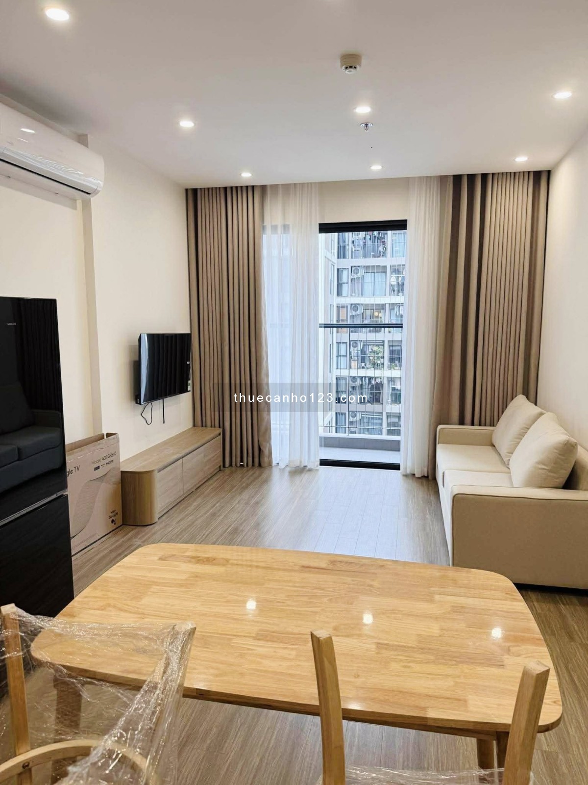 Cho thuê căn 2PN 2WC | 65m² Toà The Canopy