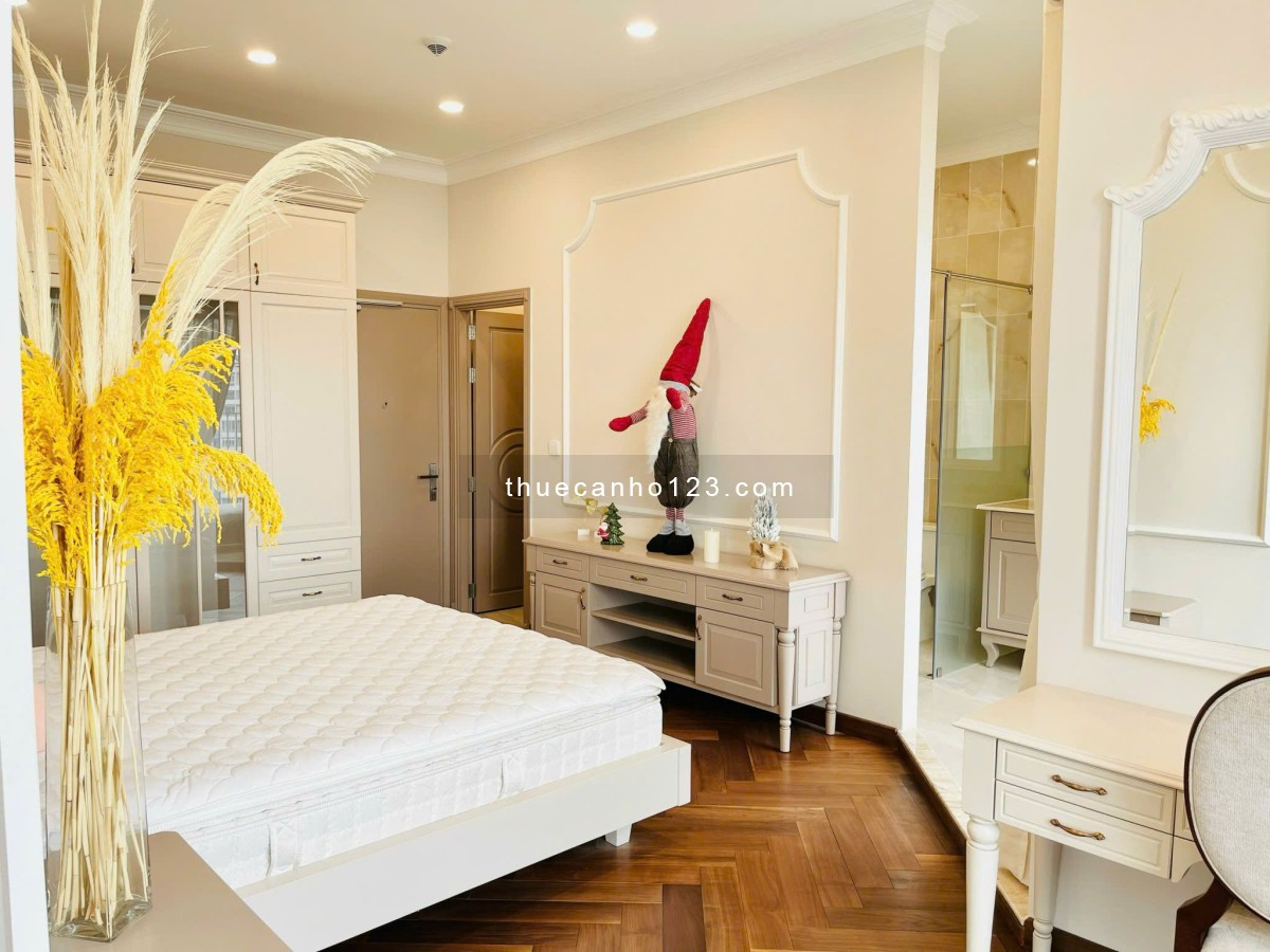 Penthouse 3 phòng ngủ 210m2, nội thất Sang trọng phong cách Châu Âu. Giá 4500$, tại Masteri An Phú