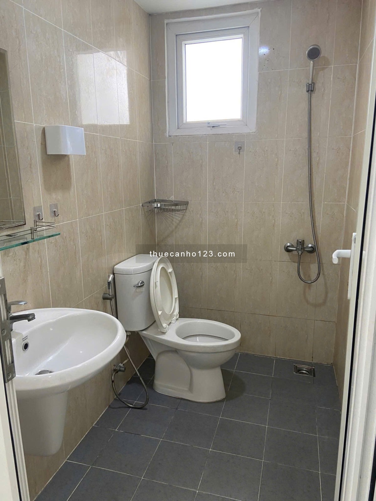 Idico Tân Phú, Lũy Bán Bích ,TP: 72m2, 2PN, 2WC, ngủ,NTCB, 9tr/th