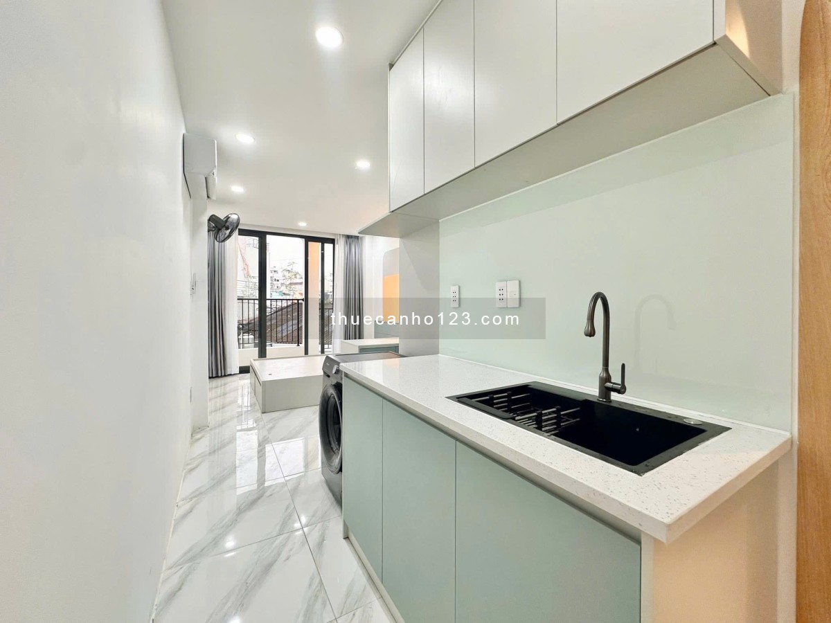 Căn hộ full nội thất ban công thoáng mới 100% ngay Phan Đăng Lưu giáp Quận 1,3 giá chỉ từ 7tr9