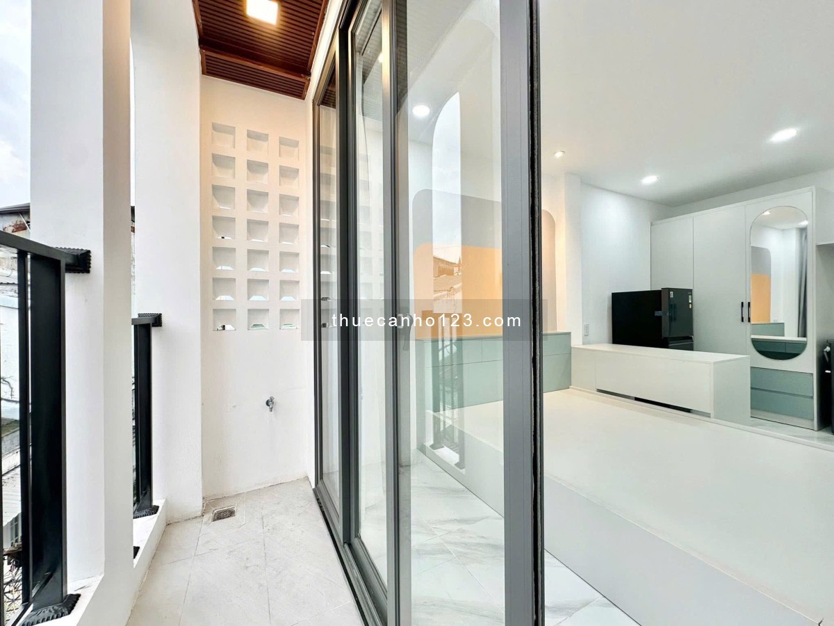 Căn hộ full nội thất ban công thoáng mới 100% ngay Phan Đăng Lưu giáp Quận 1,3 giá chỉ từ 7tr9