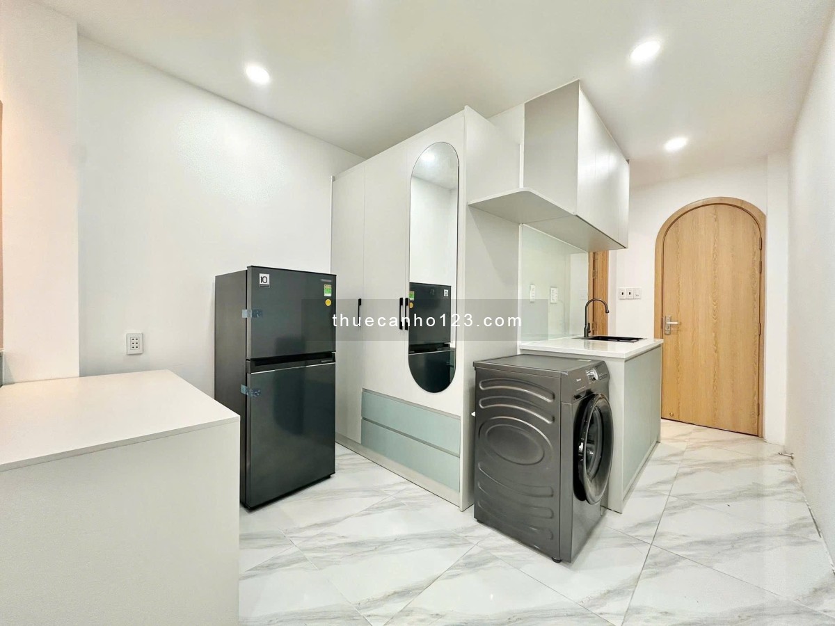 Căn hộ full nội thất ban công thoáng mới 100% ngay Phan Đăng Lưu giáp Quận 1,3 giá chỉ từ 7tr9