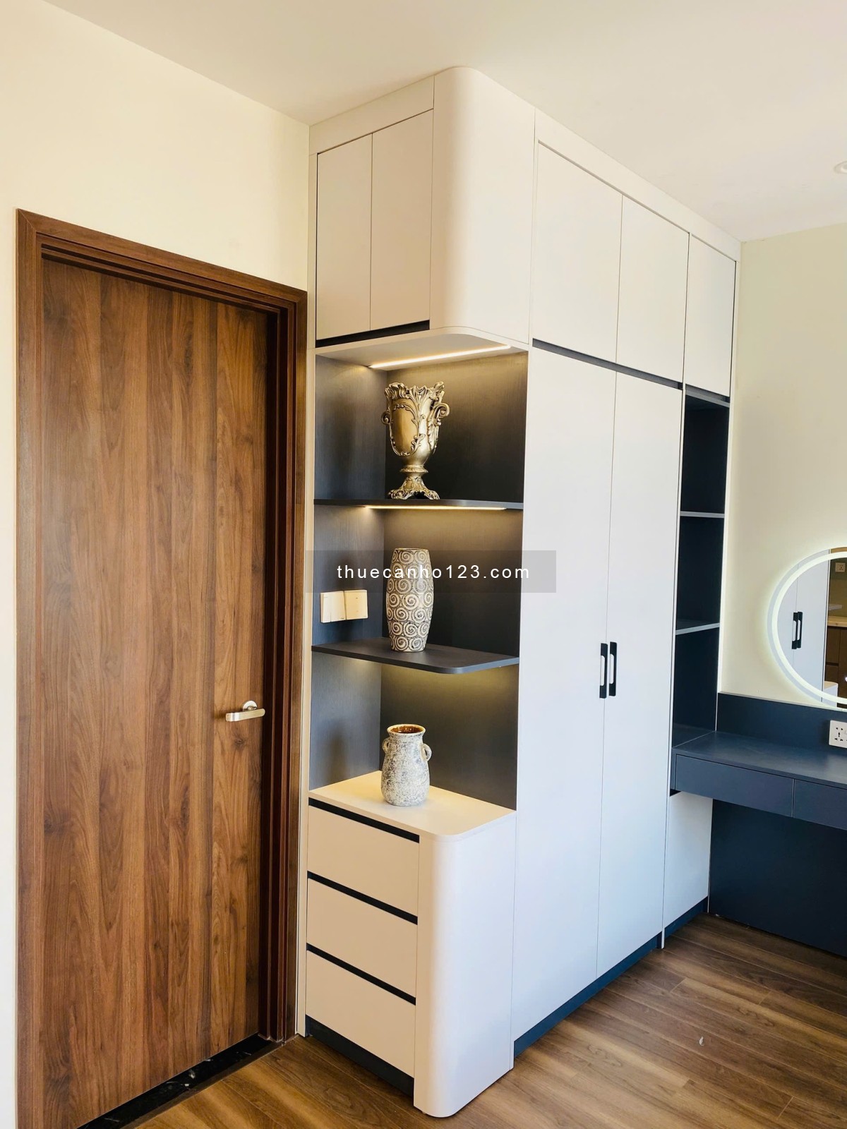 Cho thuê studio – full nội thất mới – ZR1 tầng 23