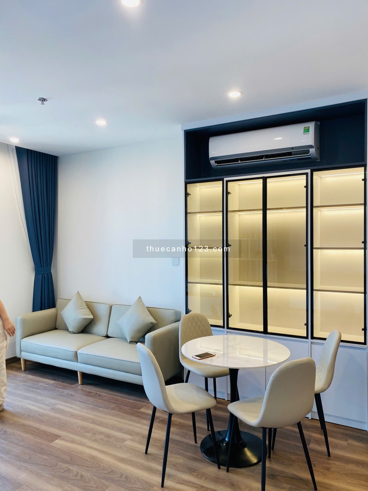 Cho thuê studio – full nội thất mới – ZR1 tầng 23