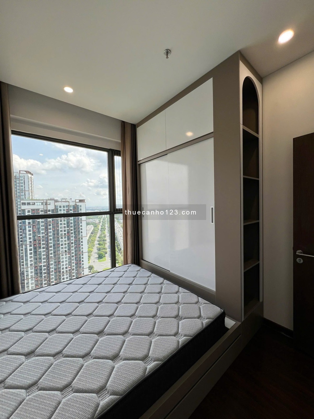 Cho thuê căn hộ 3N2 – tòa M2 tiện ích đầy đủ