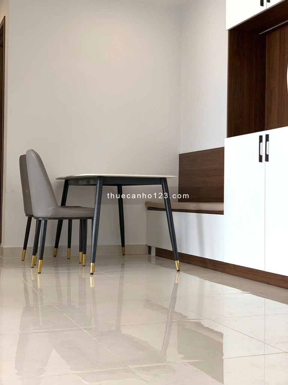 Chung cư Rivera Park, Thành Thái, Q10: 95m2, 2p ngủ, NT cao cấp, 20triệu