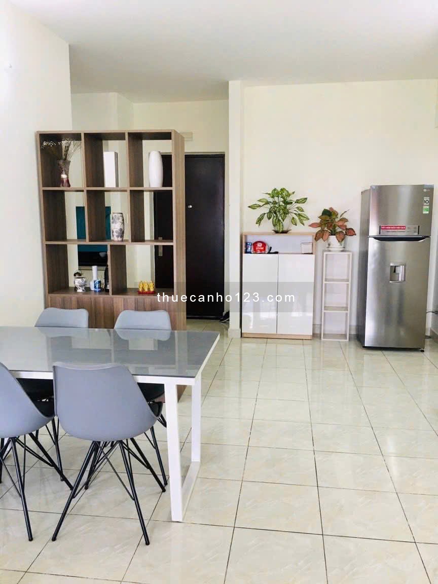 Chung cư Phú Thạnh, Nguyễn Sơn, TP: 70m2, 2p ngủ, 8tr5, nội thất