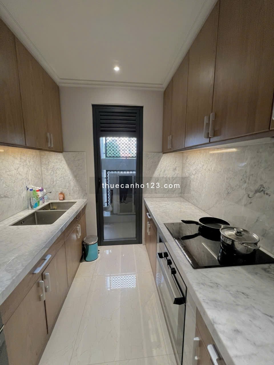 CHO THUÊ CĂN HỘ 2 PHÒNG NGỦ FULL NỘI THẤT TÂN BÌNH, BAN CÔNG –GẦN SÂN BAY & HỌC VIỆN HÀNG KHÔNG