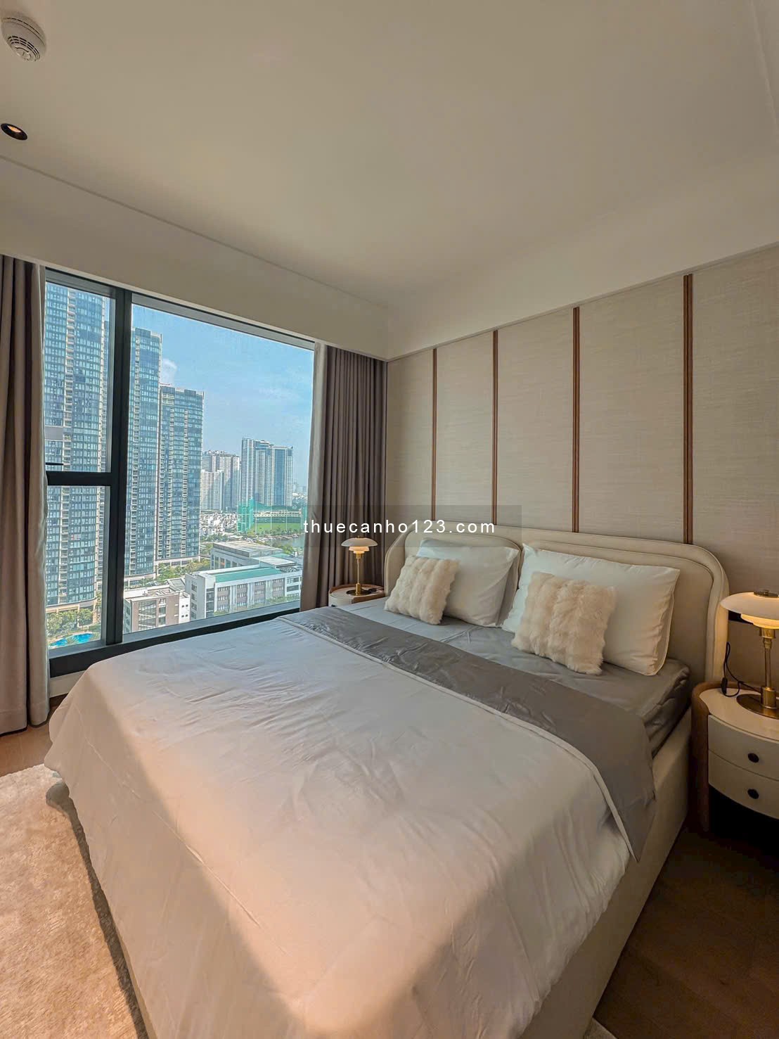 khẳng định đẳng cấp, căn hộ 2 phòng ngủ nội thất cao cấp 78m2, giá 75 triệu, tại Grand Marina Saigon