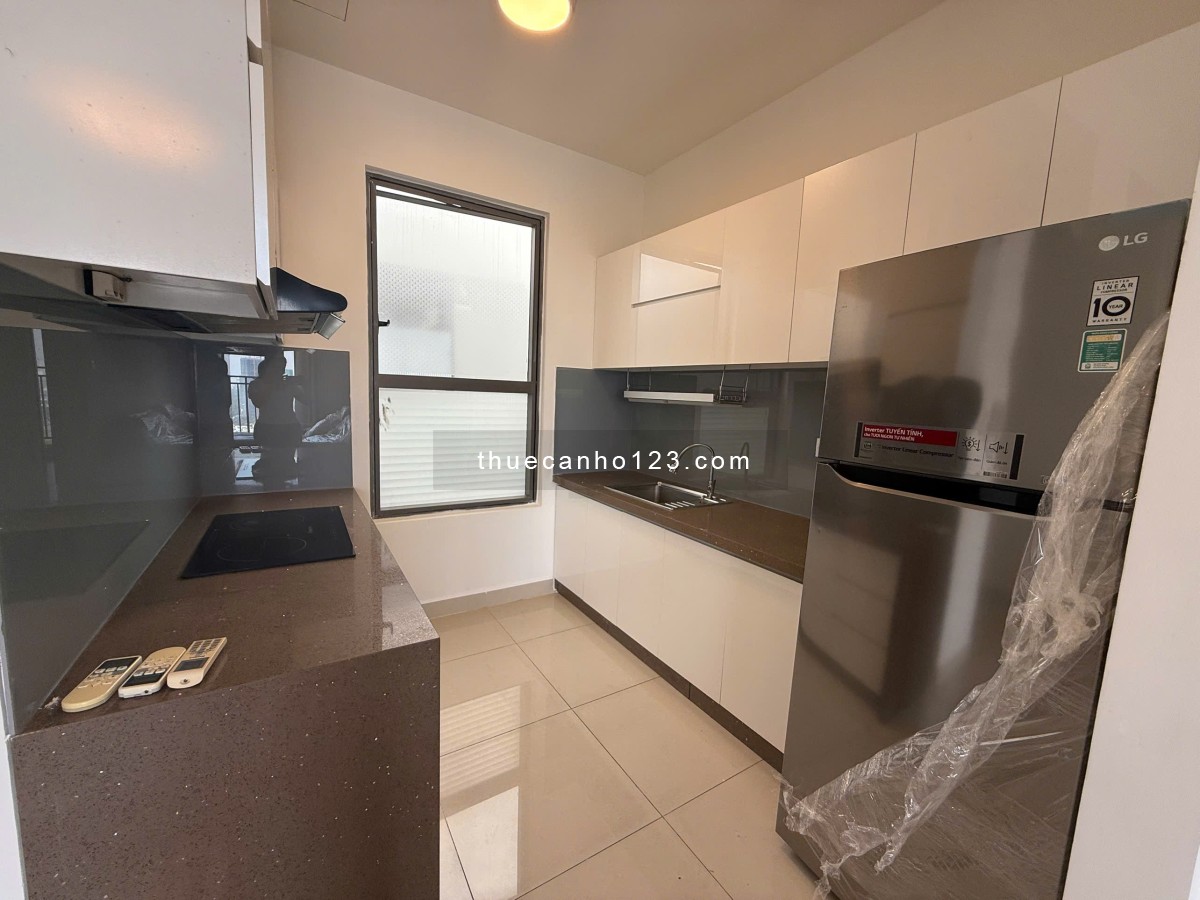 Trống sẵn căn 3 phòng ngủ 89m2, giá ỐC 20 triệu, nội thất đầy đủ. Giá 20 triệu. tại The Sun Avenue