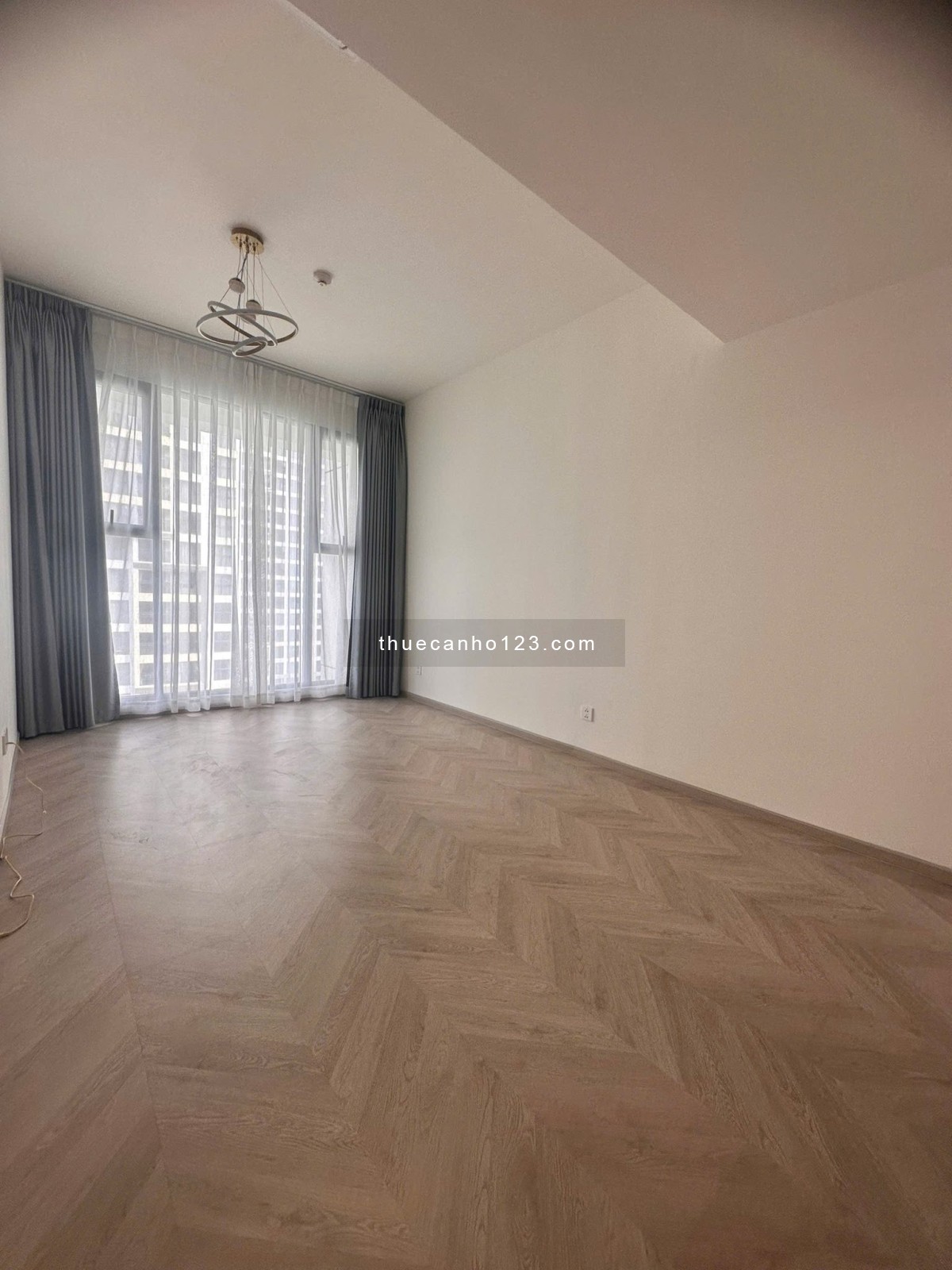 Cho thuê căn hộ 2PN Lumiere – Vinhomes Q9 (Tháp A, tầng 9)