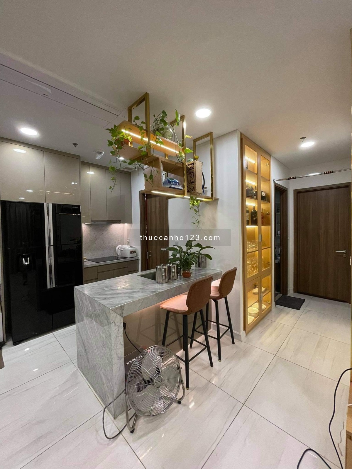 Cho thuê chung cư Kingdom 101, 1PN 16 triệu , 0936884643