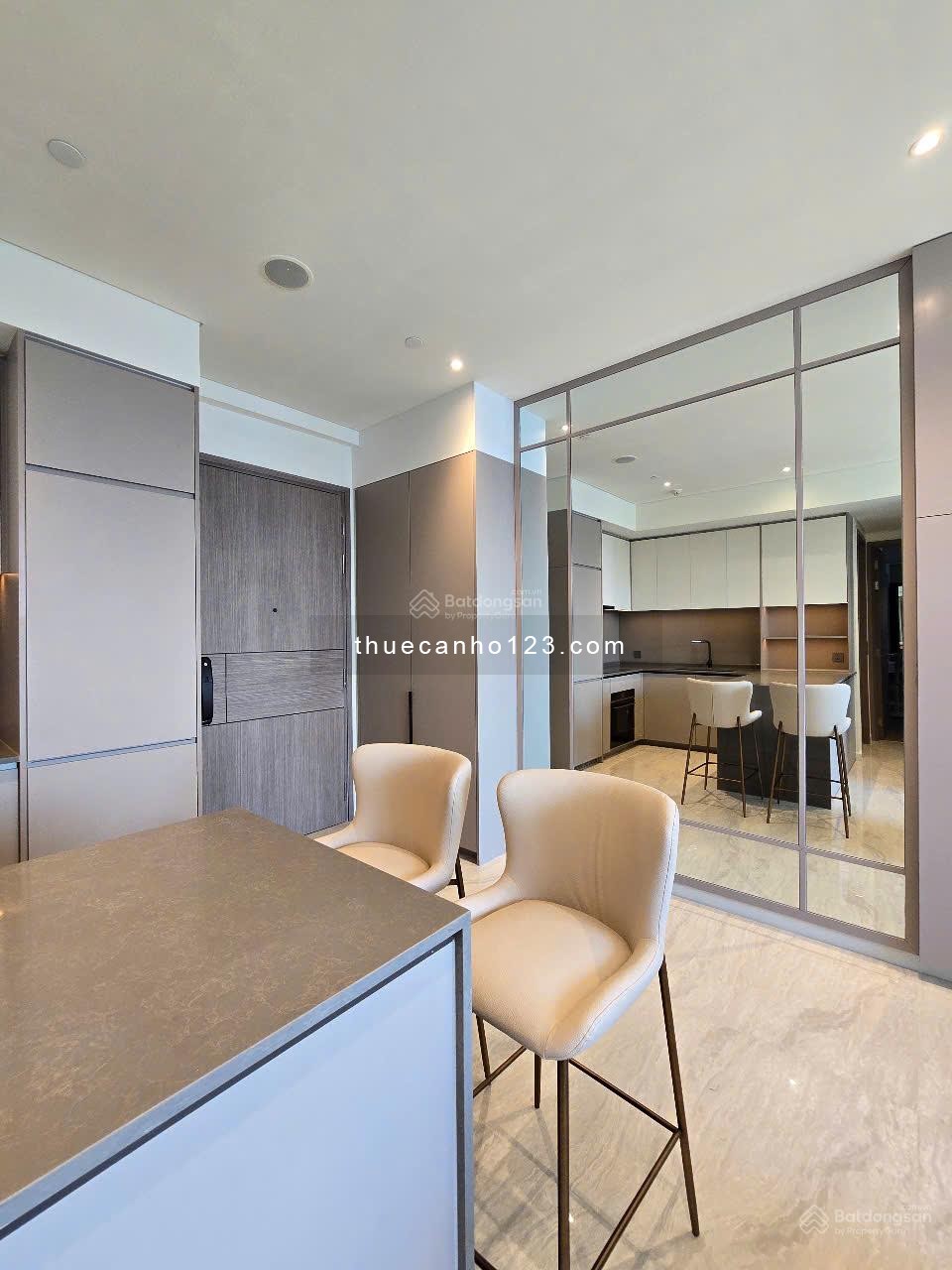 Cho thuê gấp CH Leman Luxury Apartments, nhà đẹp hiện đại, 72m2, 1PN, full NT, giá chỉ 23 tr/th