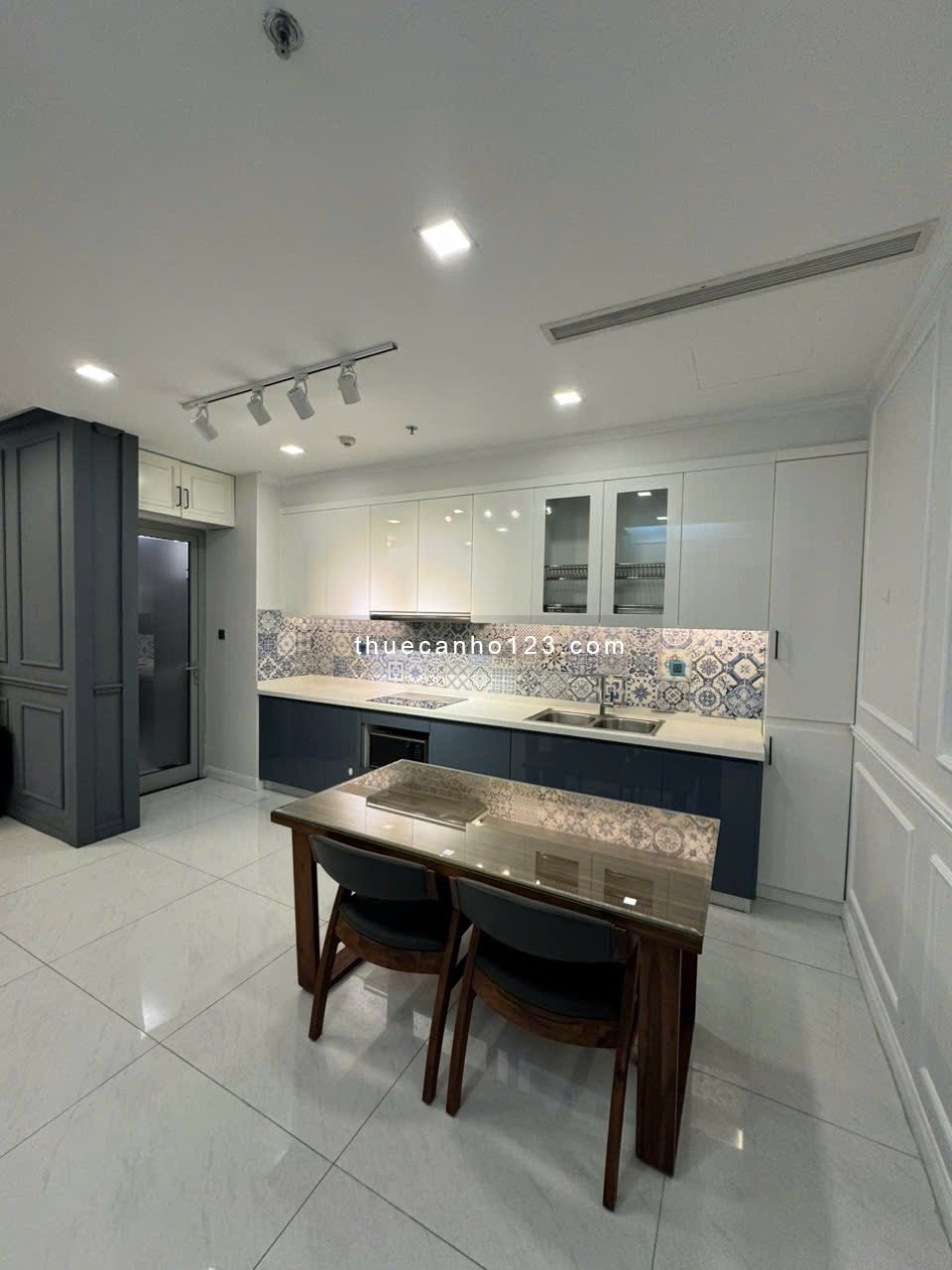 Vinhomes Central Park – cho thuê căn 2PN 2WC, khu Park, 28 triệu/tháng