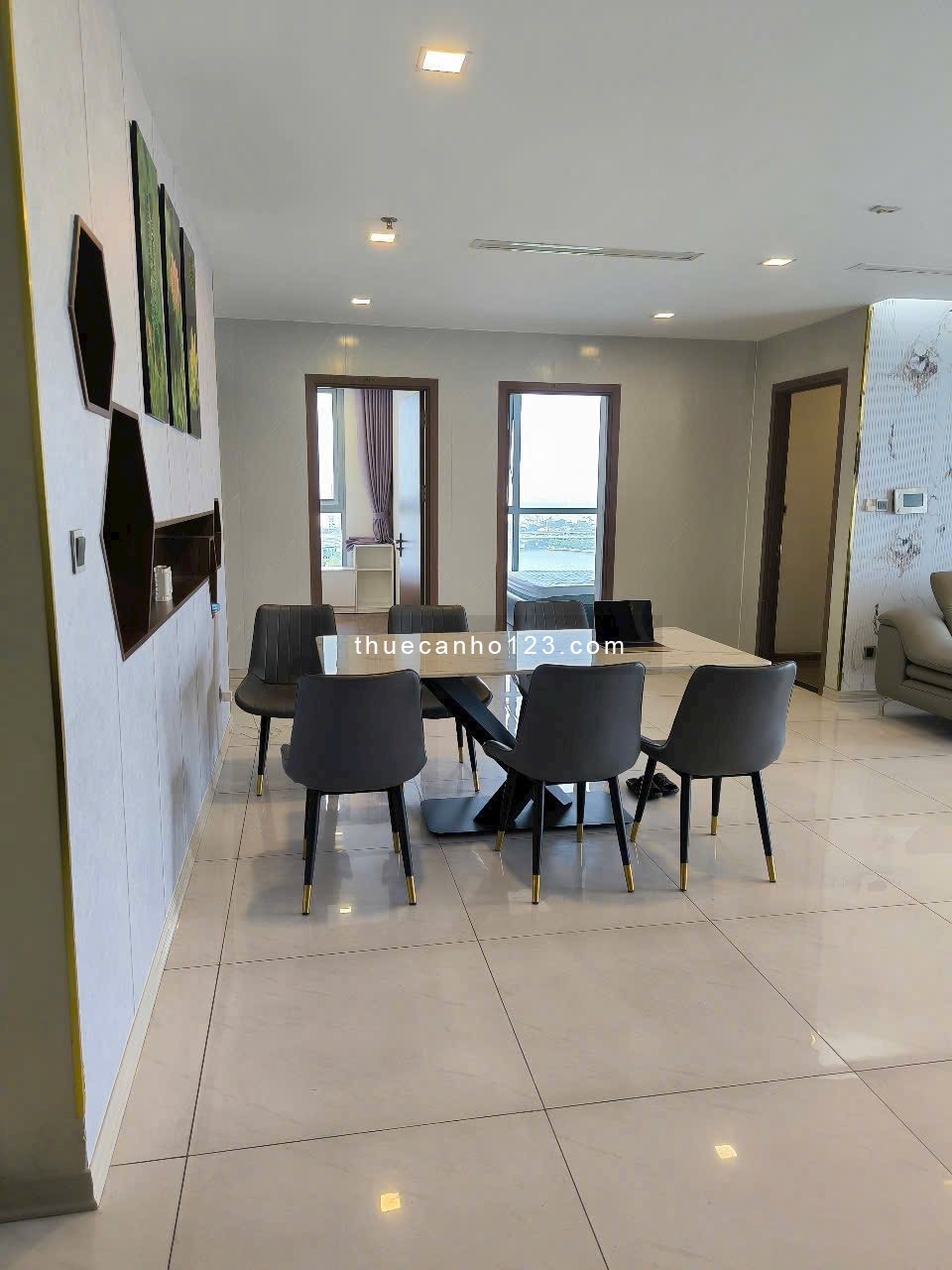 Vinhomes Central Park – Cho thuê 4PN tòa P2 | View sông & công viên trực diện