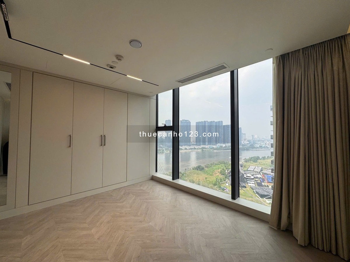Duy nhất 1 căn loft 3 phòng ngủ 220m2 view sông, tại Opera Thủ Thiêm. Nội thất cơ bản, giá 7500$
