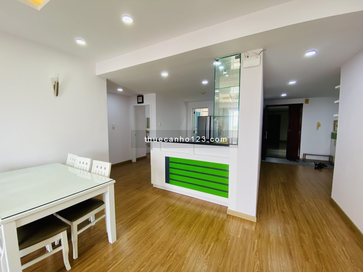 Cho thuê căn hộ cao cấp Hùng Vương Plaza – 130m² – 3PN, 3WC – giá chỉ 21 triệu/tháng