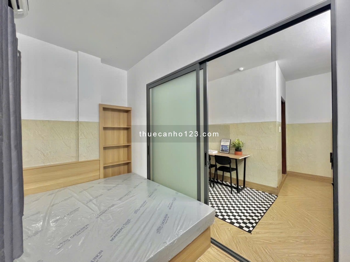 Căn hộ tách bếp, cửa sổ ngay sân bay Tân Sơn Nhất, gần nhà ga T3, Tân Bình