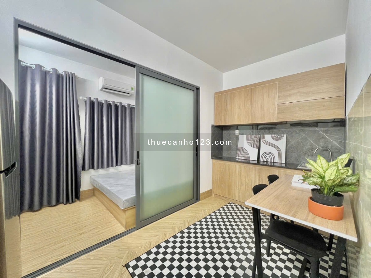 Căn hộ tách bếp, cửa sổ ngay sân bay Tân Sơn Nhất, gần nhà ga T3, Tân Bình