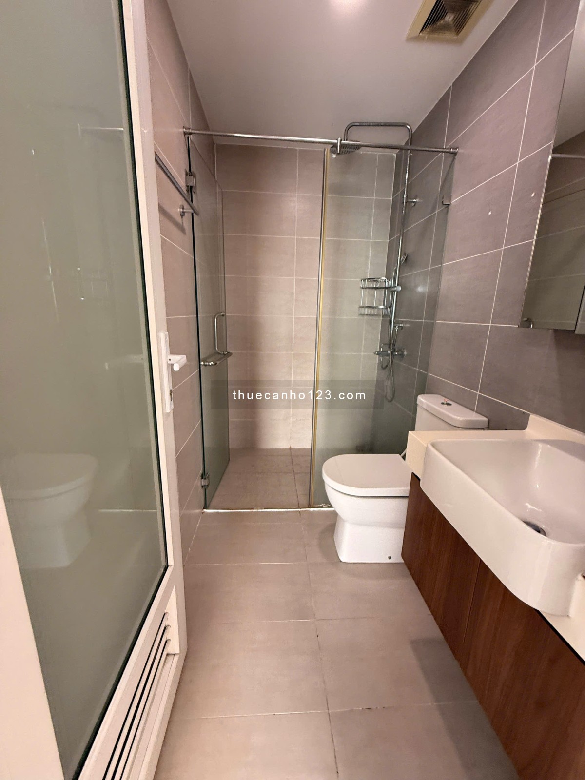 Cho thuê căn hộ Xi Grand Court Q.10 – 80m² – 2PN, 2WC – nội thất cơ bản – giá tốt 16,5 triệu/tháng