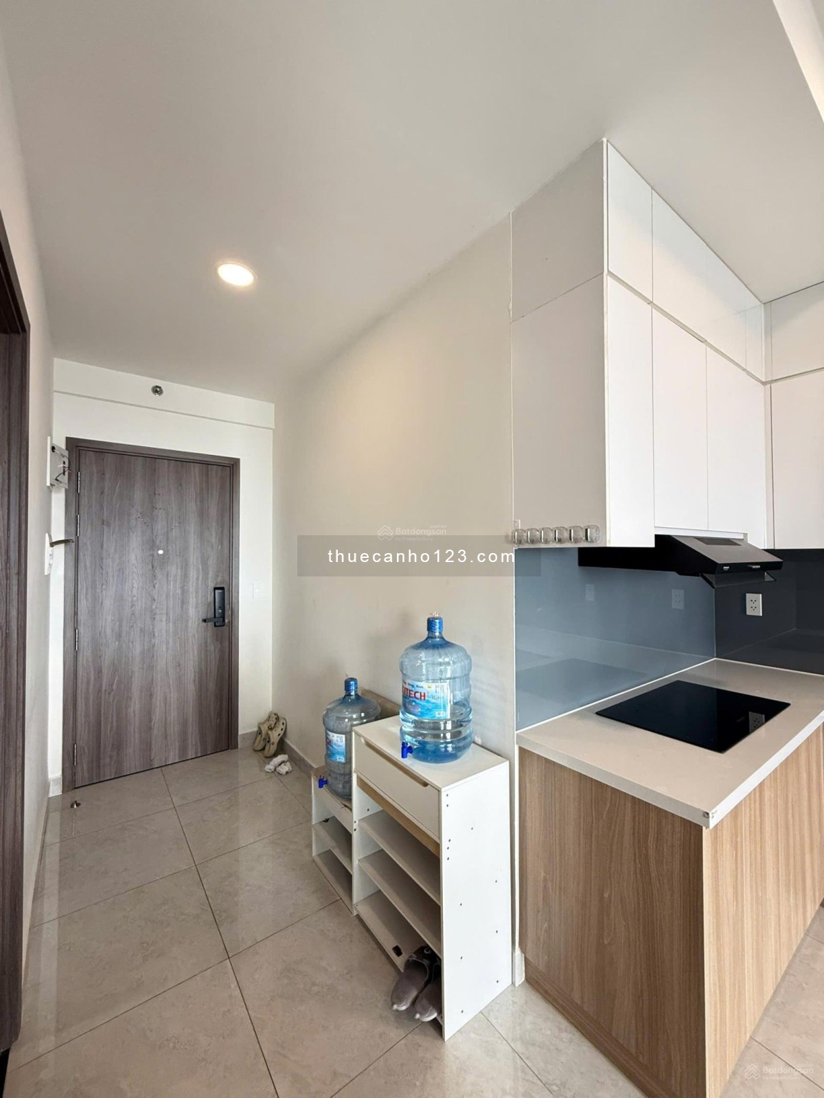 Cho thuê Saigon Asiana căn 2PN 2WC full nội thất.