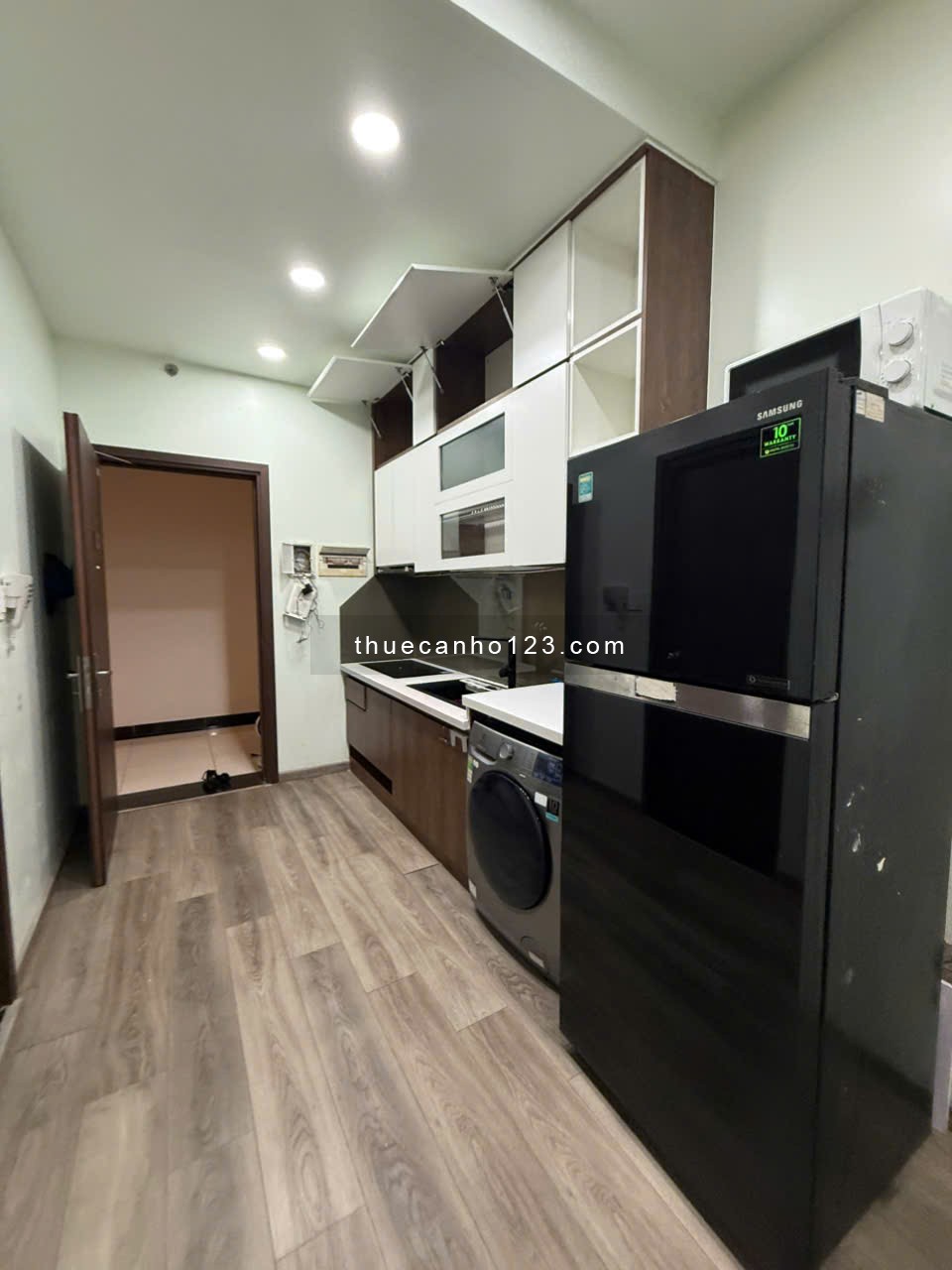 Chỉ 11 triệu thuê ngay Căn Officetel 36,5m2, Nội thất đầy đủ-ở được ngay, tại The Sun Avenue