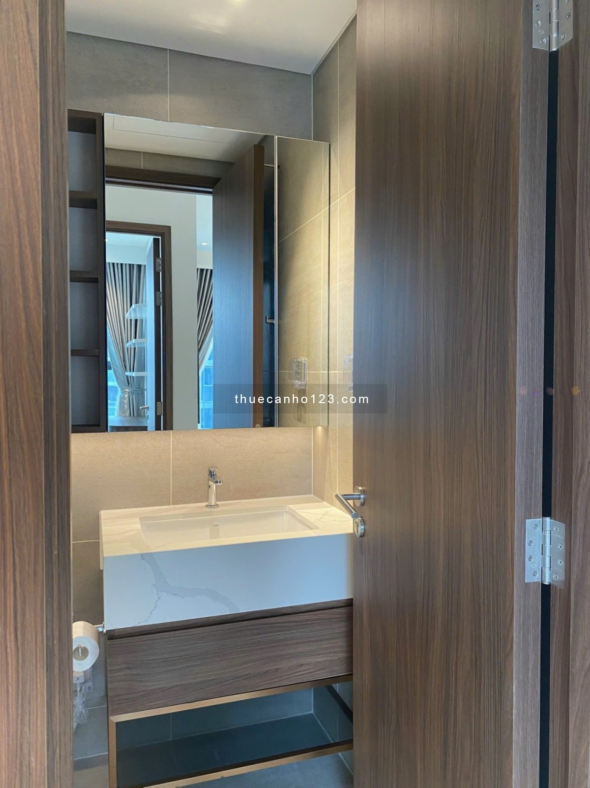 Cho thuê căn hộ cao cấp The Crest Metropole view đẹp - Tầng cao - 2PN 83m2 - 45 triệu/tháng