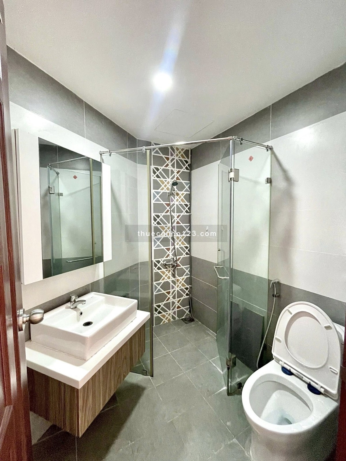 Hiếm cho thuê căn Officetel 48m2 tại The Sun Avenue