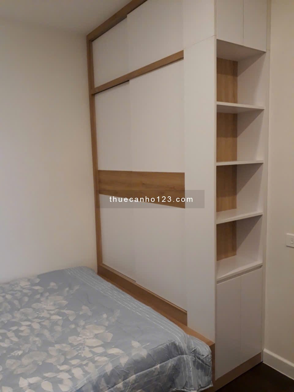 Cho thuê căn hộ 2PN 3PN tại Chung cư Golden mansion