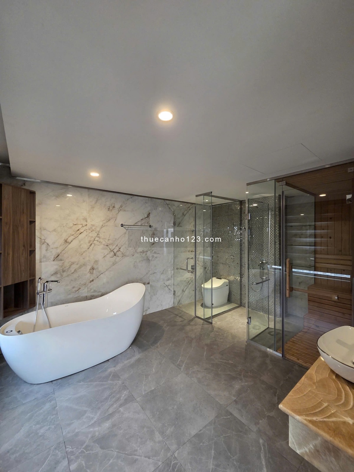 Cực Hiếm, Sky Villa 309m2 nội thất đầy đủ, trực diện sông ngắm hoàng hôn, giá 6000$. Đảo Kim Cương