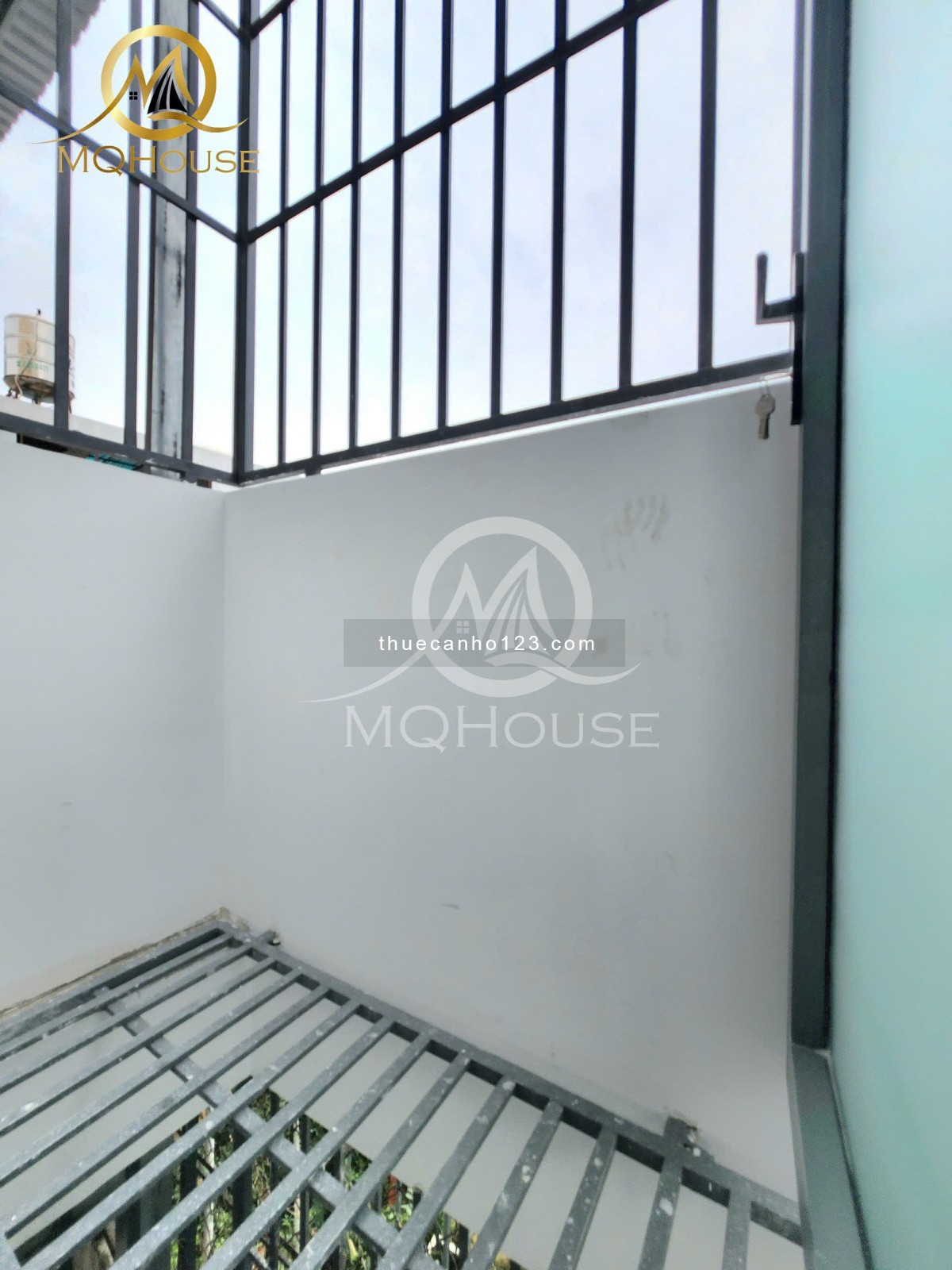 Căn hộ 40m² cửa sổ lớn, thoáng mát ngay K300 E-Town, gần nhà ga T3.