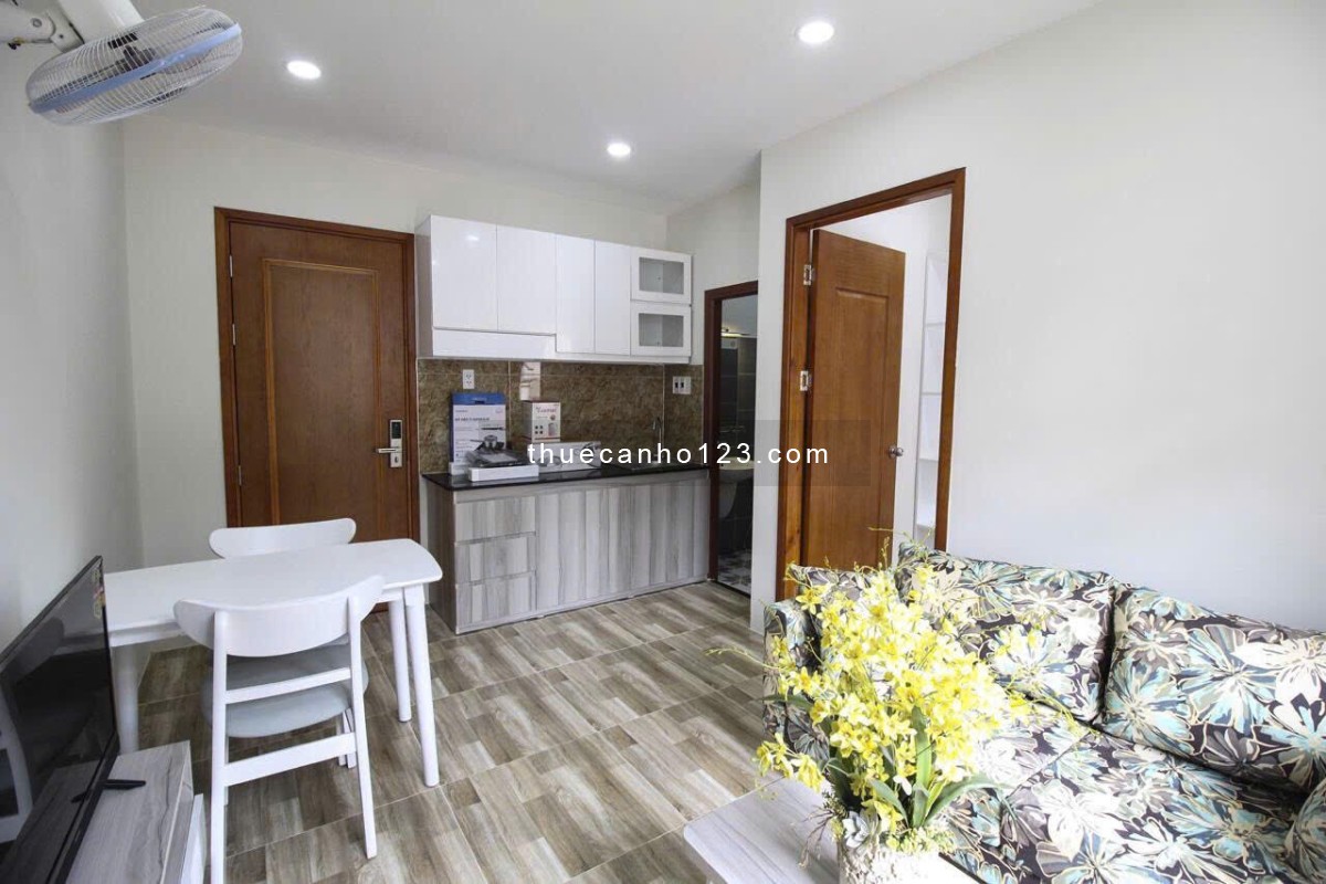 Cho Thuê Căn Hộ 1 Phòng Ngủ + 1 Phòng Khách 50m2 Ban Công Đón Nắng Ngay Khu Sân Bay, Tân Bình