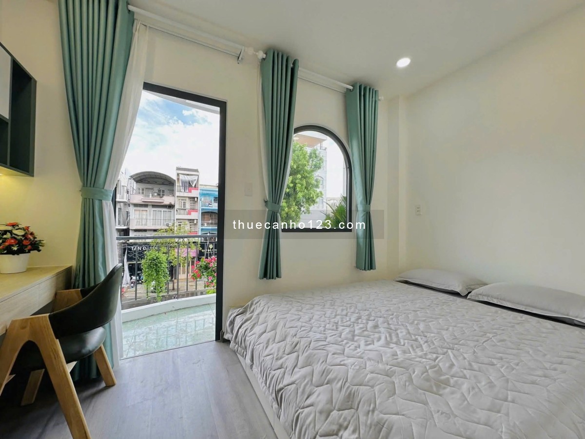 Cho thuê chdv 40m2 ở Lê Quang Định full nội thất có ban công gần chợ Bà Chiểu