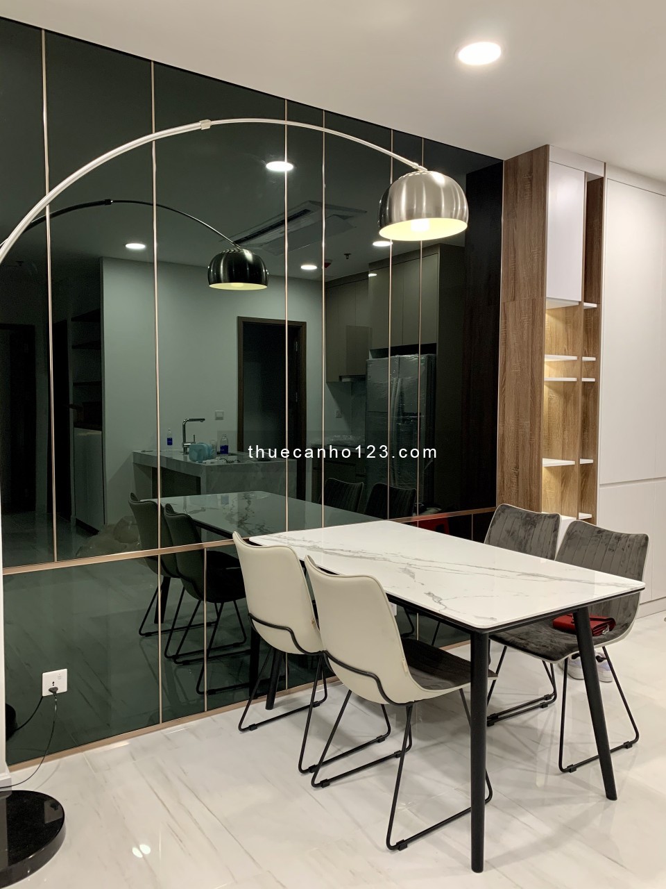 Căn hộ Kingdom 101 - 2PN 2WC- 17 TRIỆU -VIEW HỒ BƠI