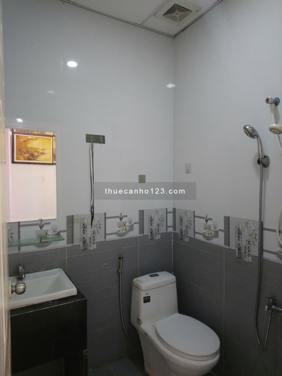 Căn Hộ 82m², 2 Phòng Ngủ cho thuê, đầy đủ Nội Thất