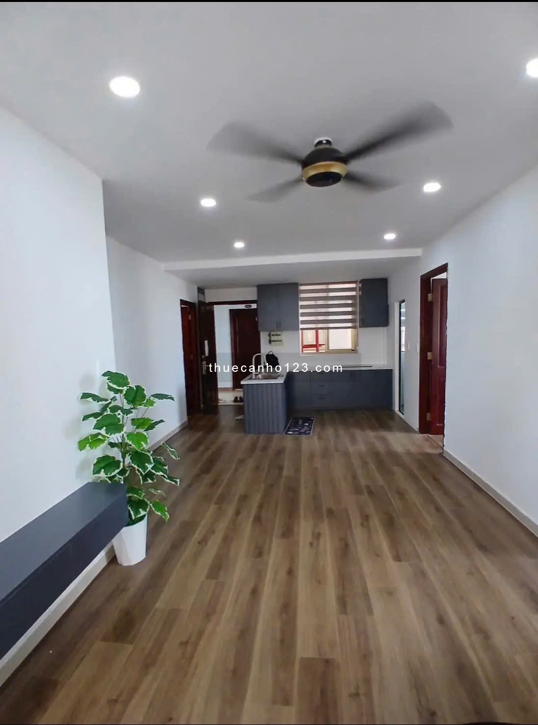 80m2, 2PN, 2WC, Căn góc, Nội thất, 13tr/th, Chung cư Screc, Trường Sa, Q3