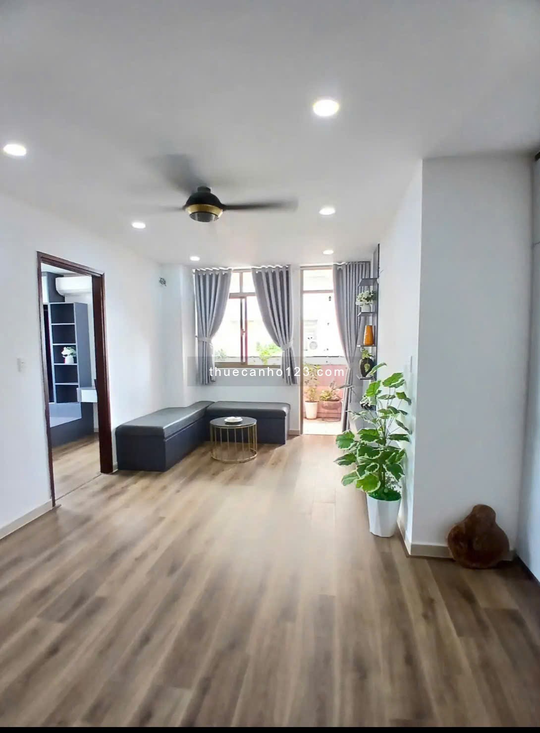 80m2, 2PN, 2WC, Căn góc, Nội thất, 13tr/th, Chung cư Screc, Trường Sa, Q3