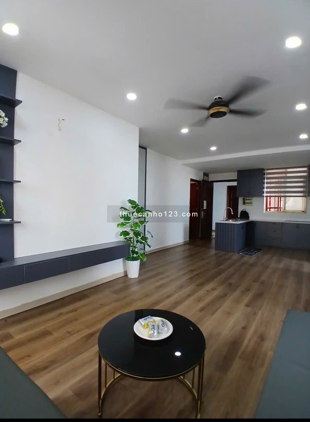 80m2, 2PN, 2WC, Căn góc, Nội thất, 13tr/th, Chung cư Screc, Trường Sa, Q3