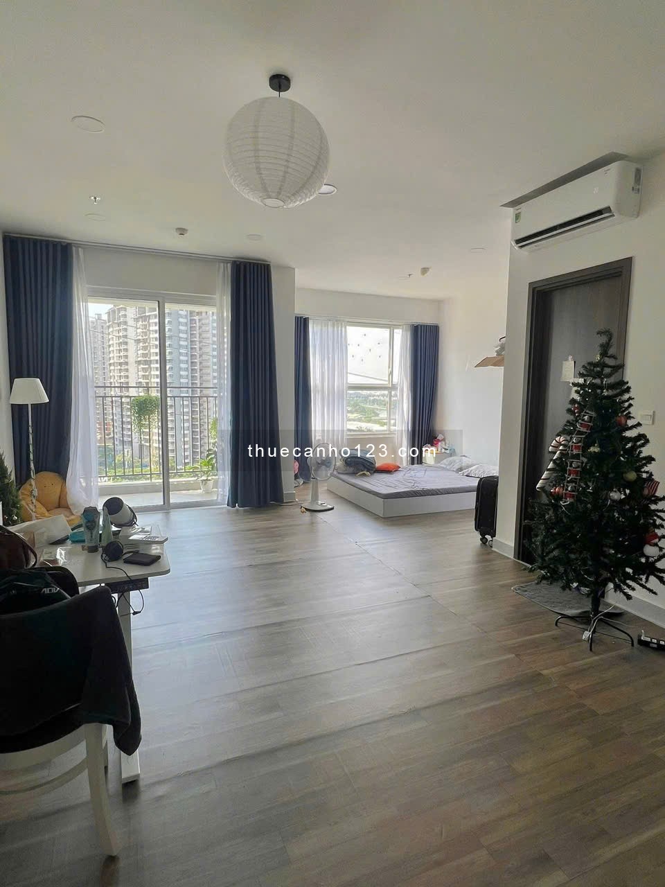 Chung cư Sky Center, Phổ Quang, P2, TB: 1p ngủ, đầy đủ nội thất, 12tr/th, Nhà mới