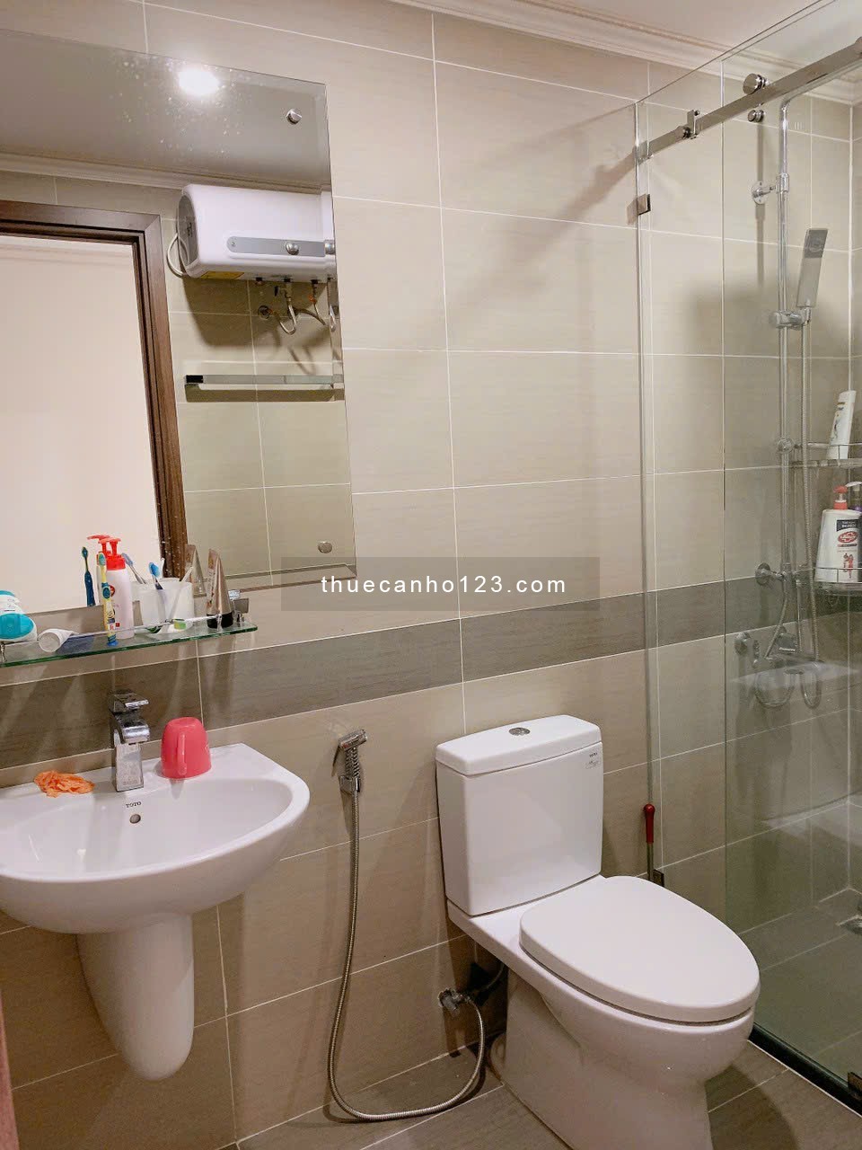 Cho thuê căn hộ 2PN,2WC, 81m2, tầng cao, view đẹp, thoáng mát, 12tr/tháng(full nội thất), 0903603097