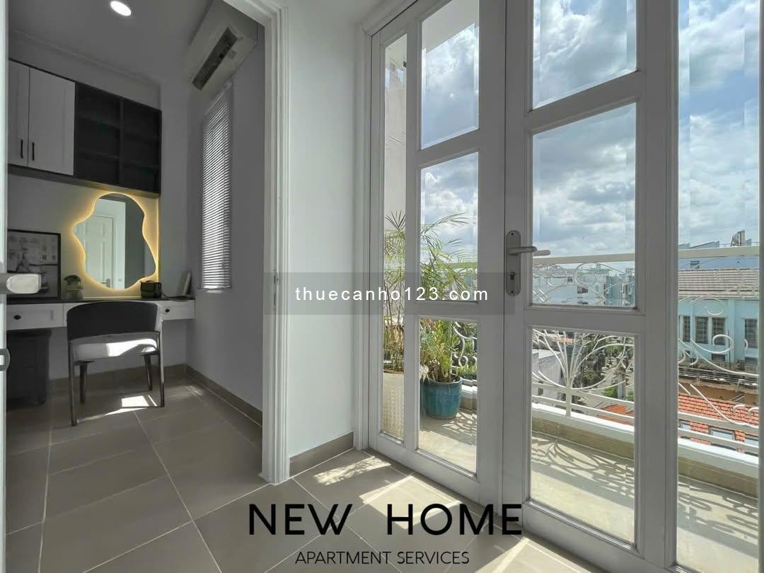 CHO THUÊ CĂN HỘ 1 PHÒNG NGỦ BAN CÔNG, RỘNG 60M2, FULL NỘI THẤT CAO CẤP, GẦN SÂN BAY