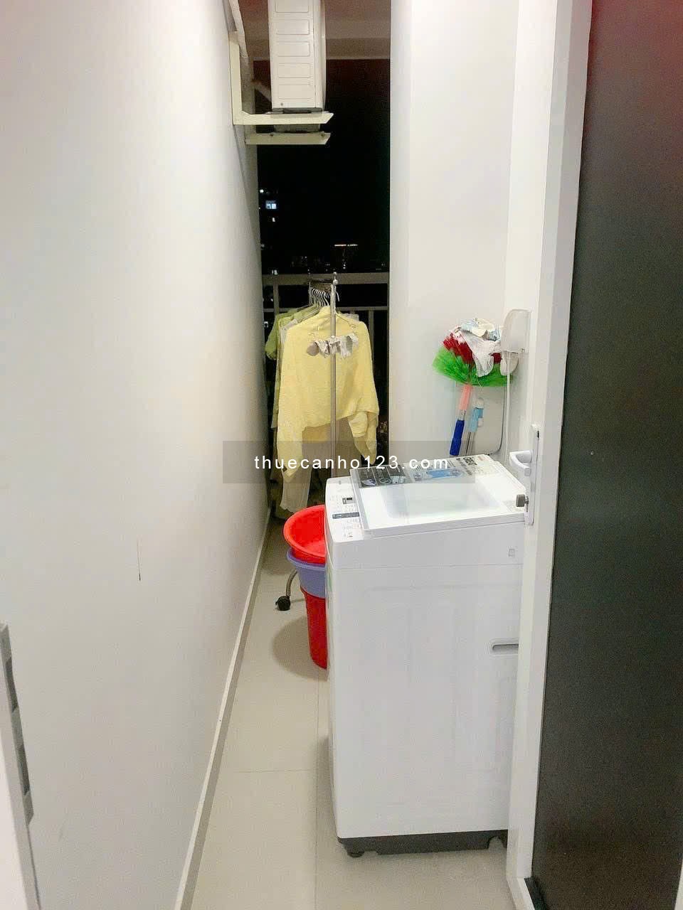 Chung cư Sky Center, Phổ Quang, TB: 1p ngủ, NT mới, ban công, 45m2, 11tr5