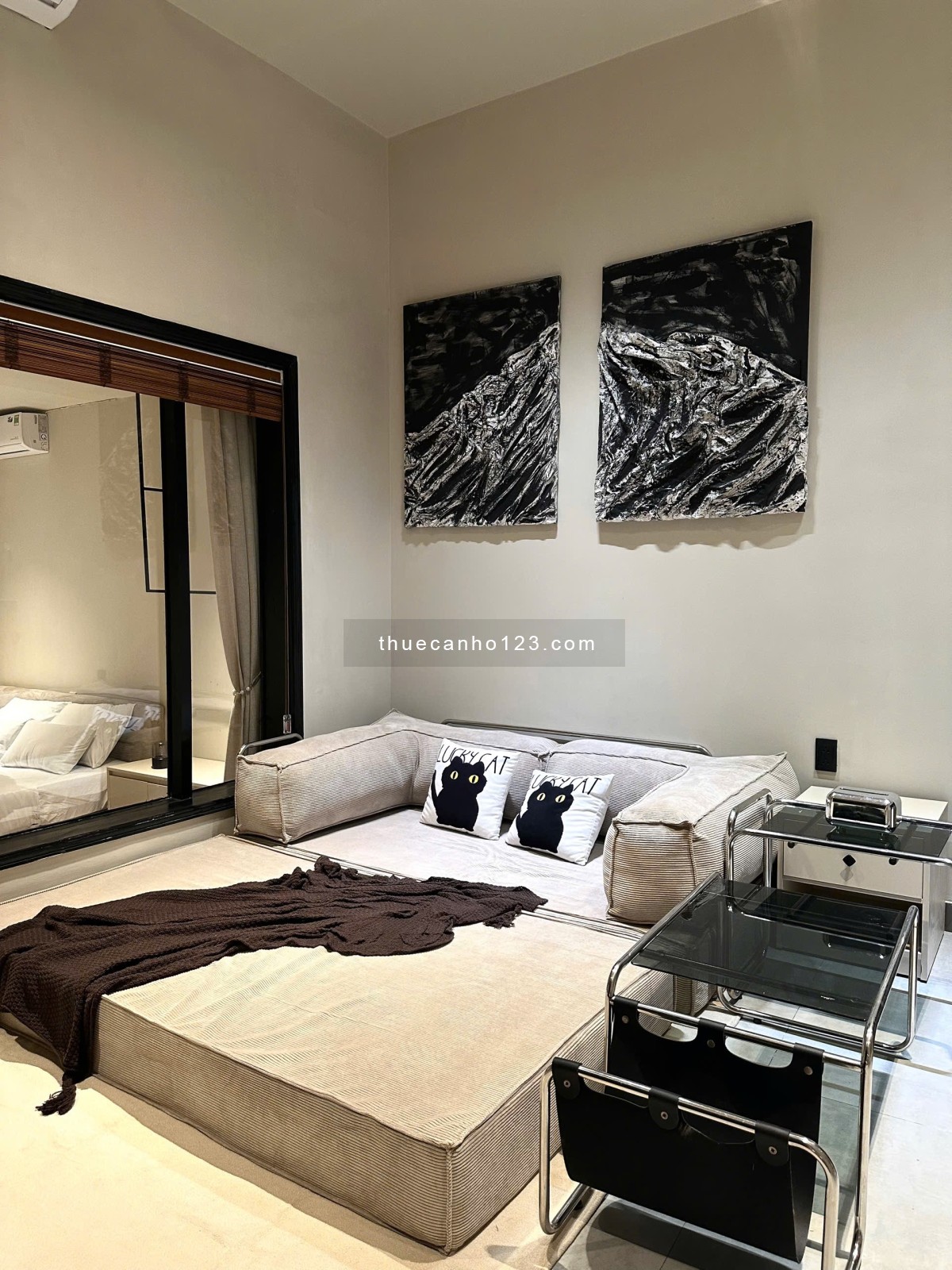 Cho Thuê Nguyên Căn Full Nội Thất Có Bãi Oto Quận 10